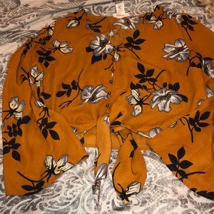 🌺 Flowery crop top🌺